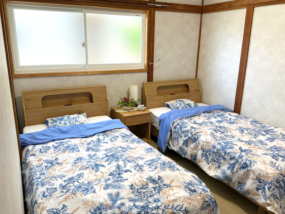【あざみ】ベッドルーム（シングル２台）