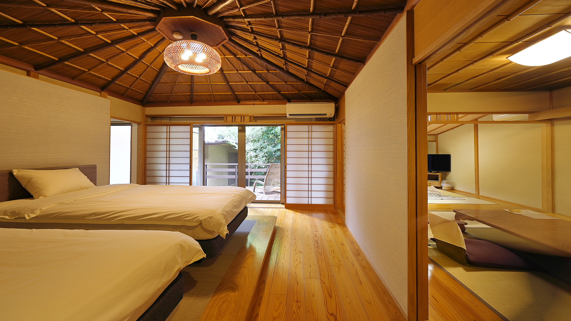 ＜松風＞ツインベッドの半露天風呂付客室／和室＋和風ツイン