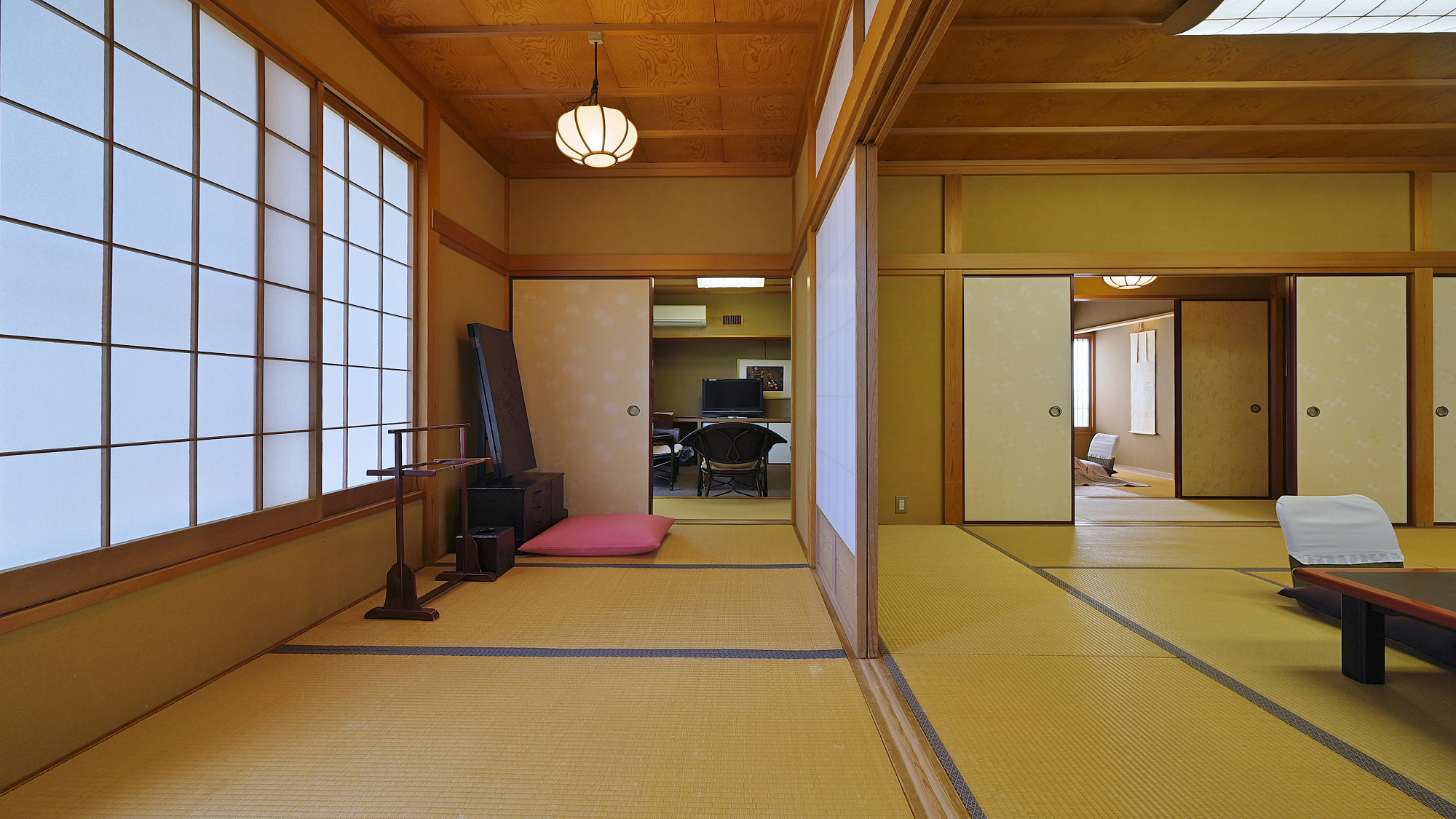 ＜花月＞和室１５畳＋掘りごたつ付５畳＋次の間５畳＋洋間６畳