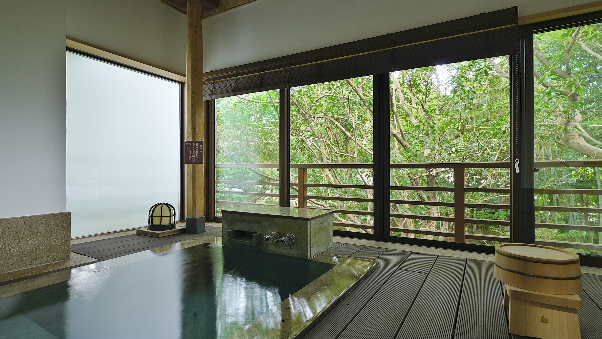 ＜光＞ツインベッド設置の離れ風半露天風呂付客室／和室＋和風ツイン