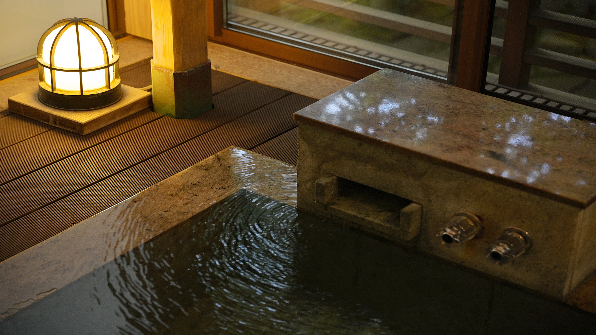 ＜光＞ツインベッド設置の離れ風半露天風呂付客室／和室＋和風ツイン