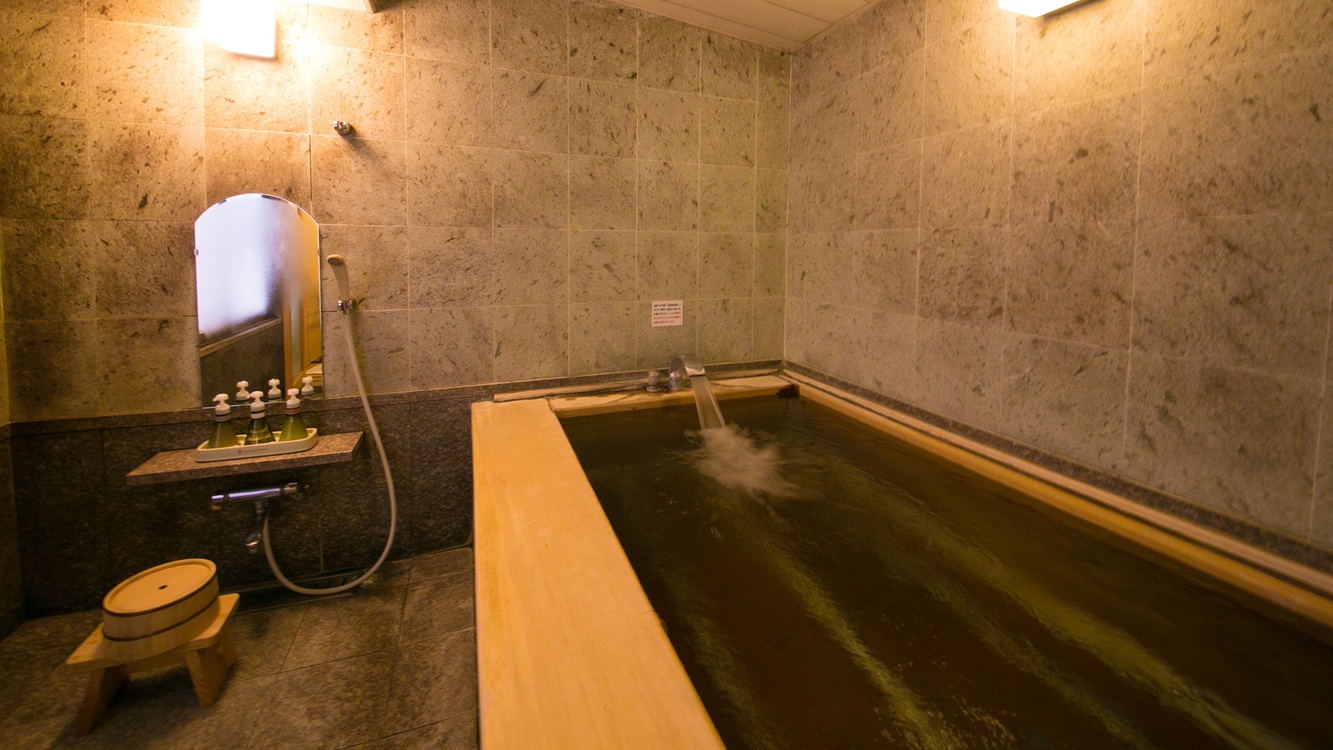 ２階　ヒノキ内湯付和洋室