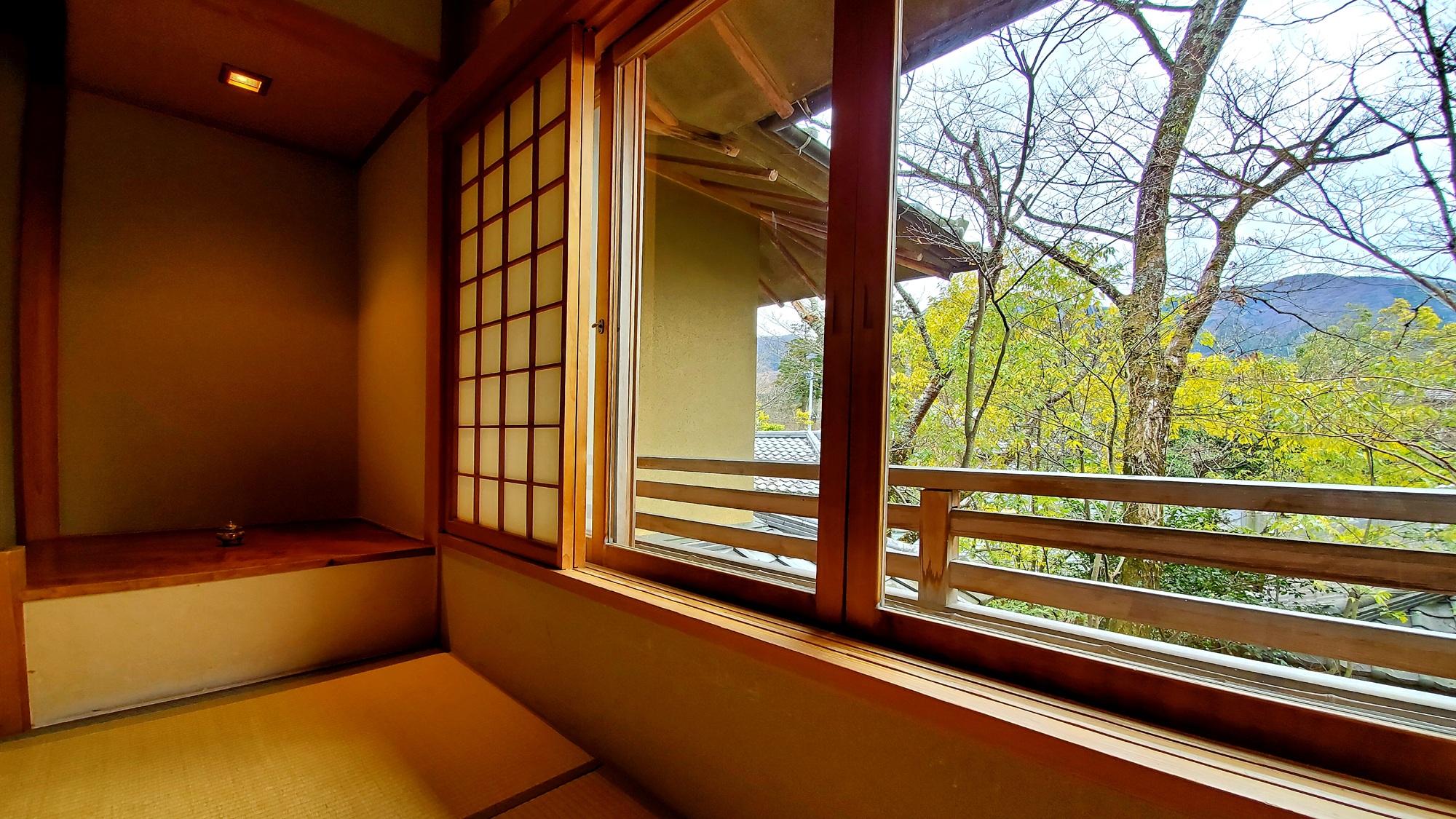 ２階　和室10畳+踏込