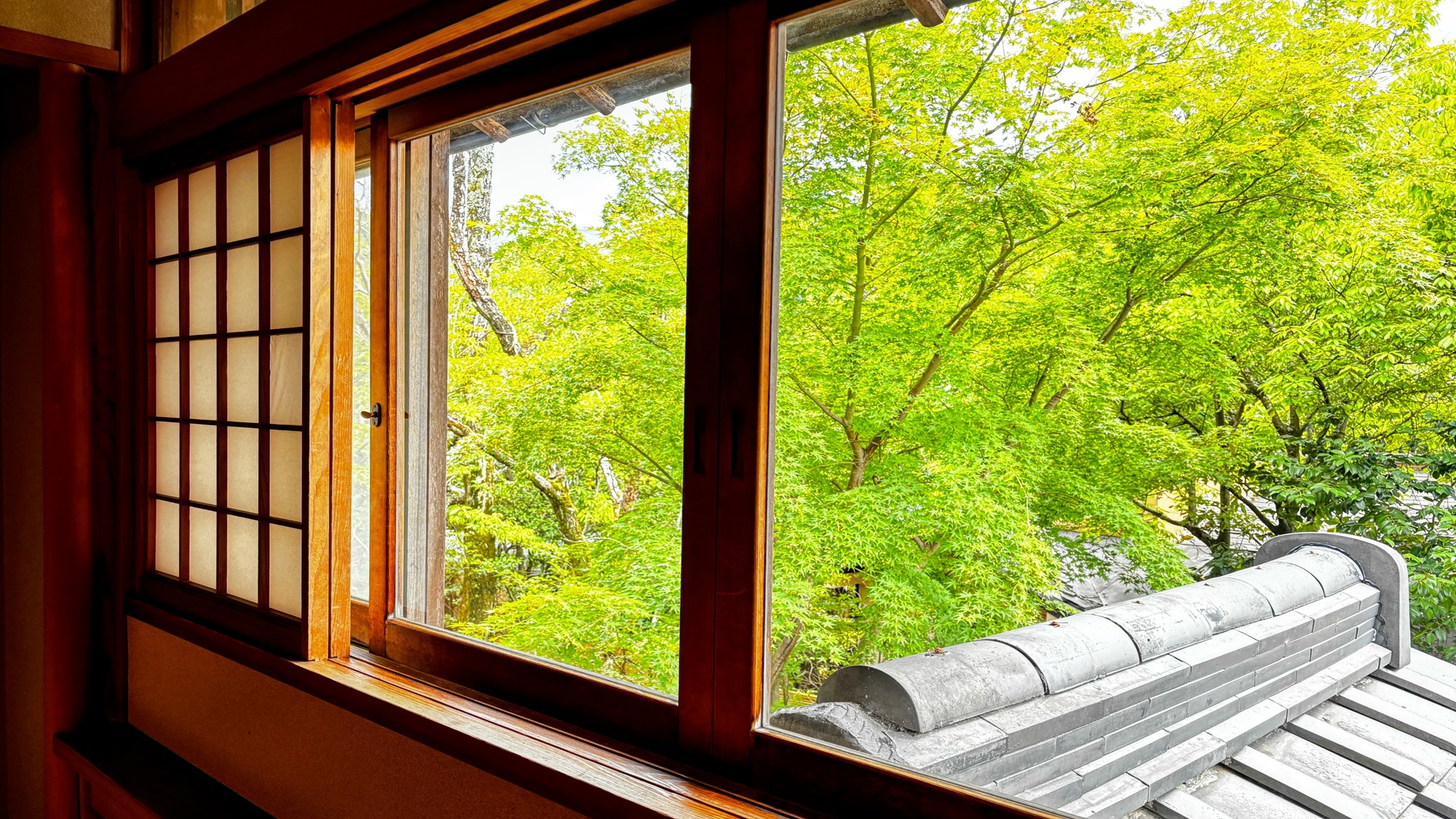 ２階　スタンダード和洋室　（和室８畳+ツインベット）