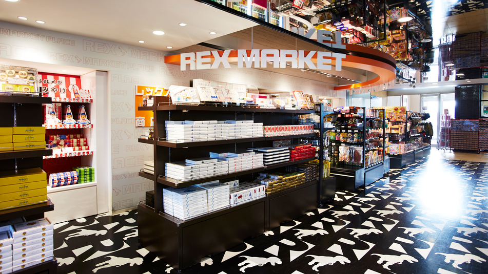 【館内施設】レックス商店街 旅の記念になる関西のおみやげから旅行グッズ、 お菓子類まで幅広く販売