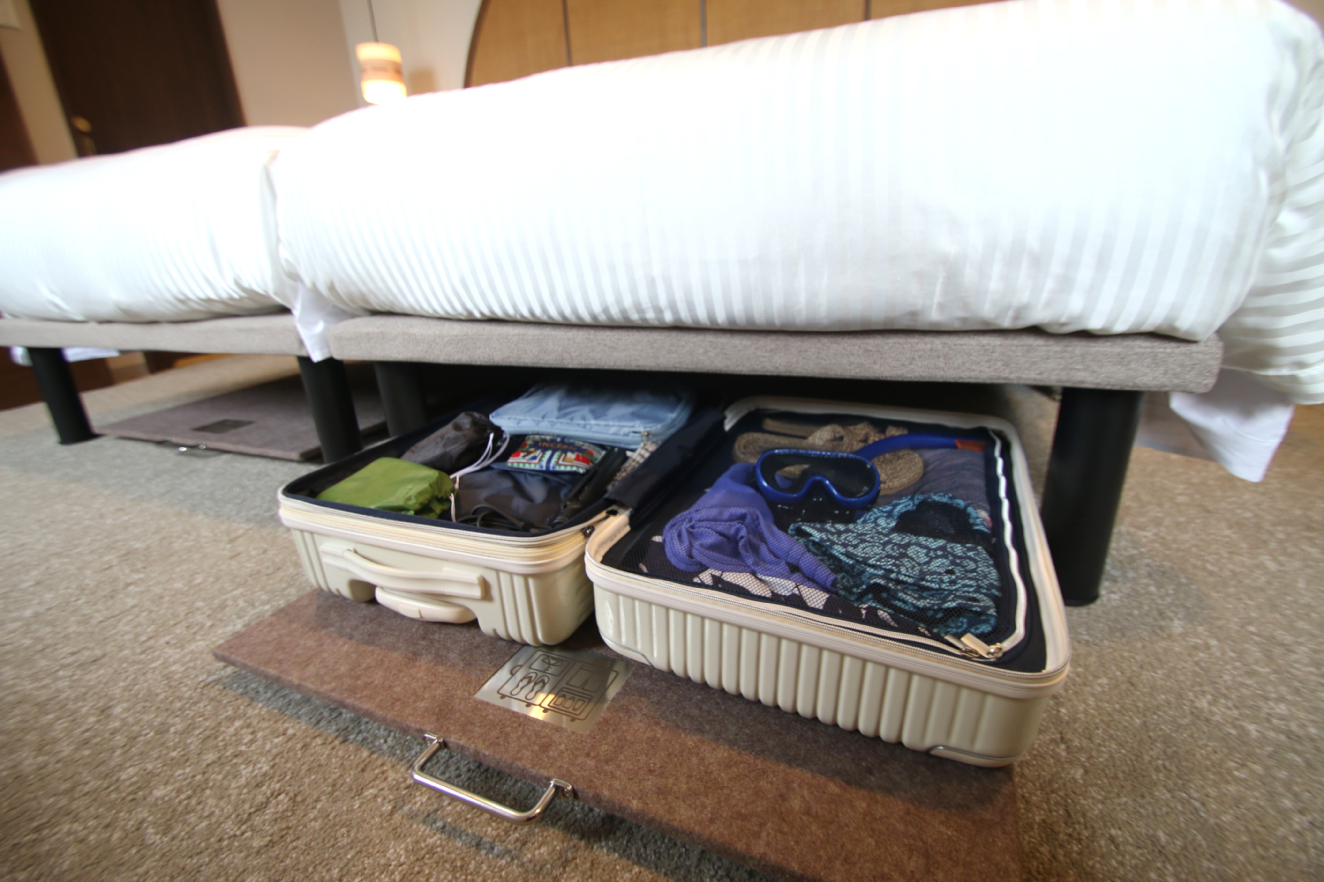 ベッド下バゲージボード