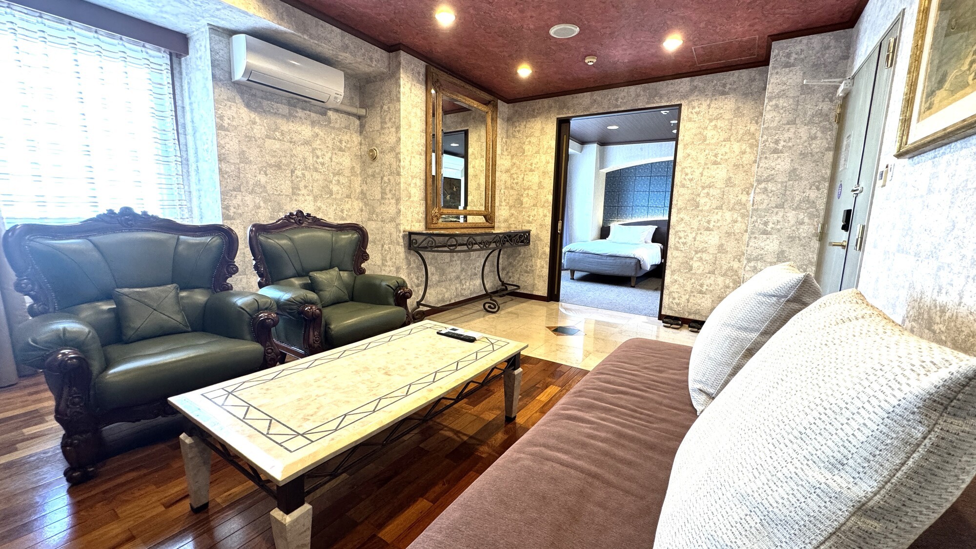 ジュニアスイート