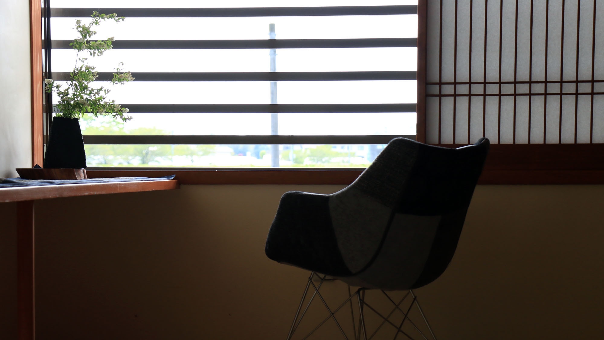 【素泊り】グループで♪硫黄の香り漂う熱めの源泉掛け流し温泉！貸切風呂無料！