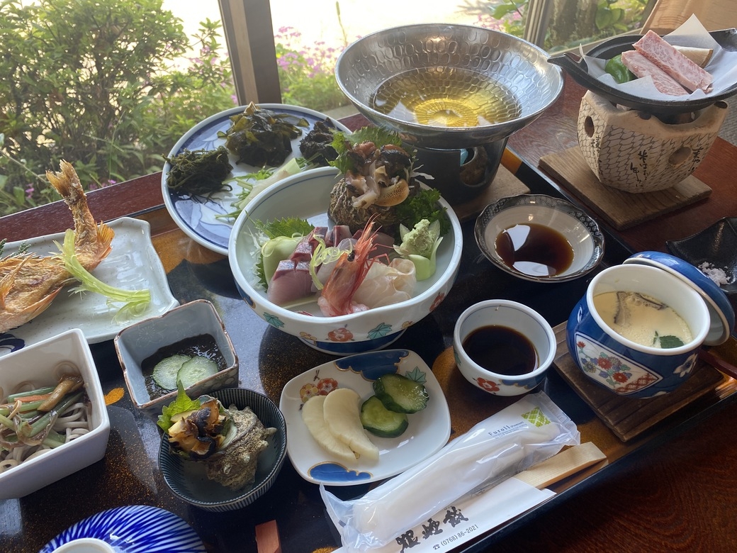 【2食付】能登牛の鉄板焼・海藻しゃぶしゃぶ・新鮮お造りなど地元の味を堪能！
