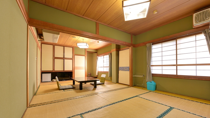 *日本庭園と池を眺める◆2階/和室8畳＋6畳