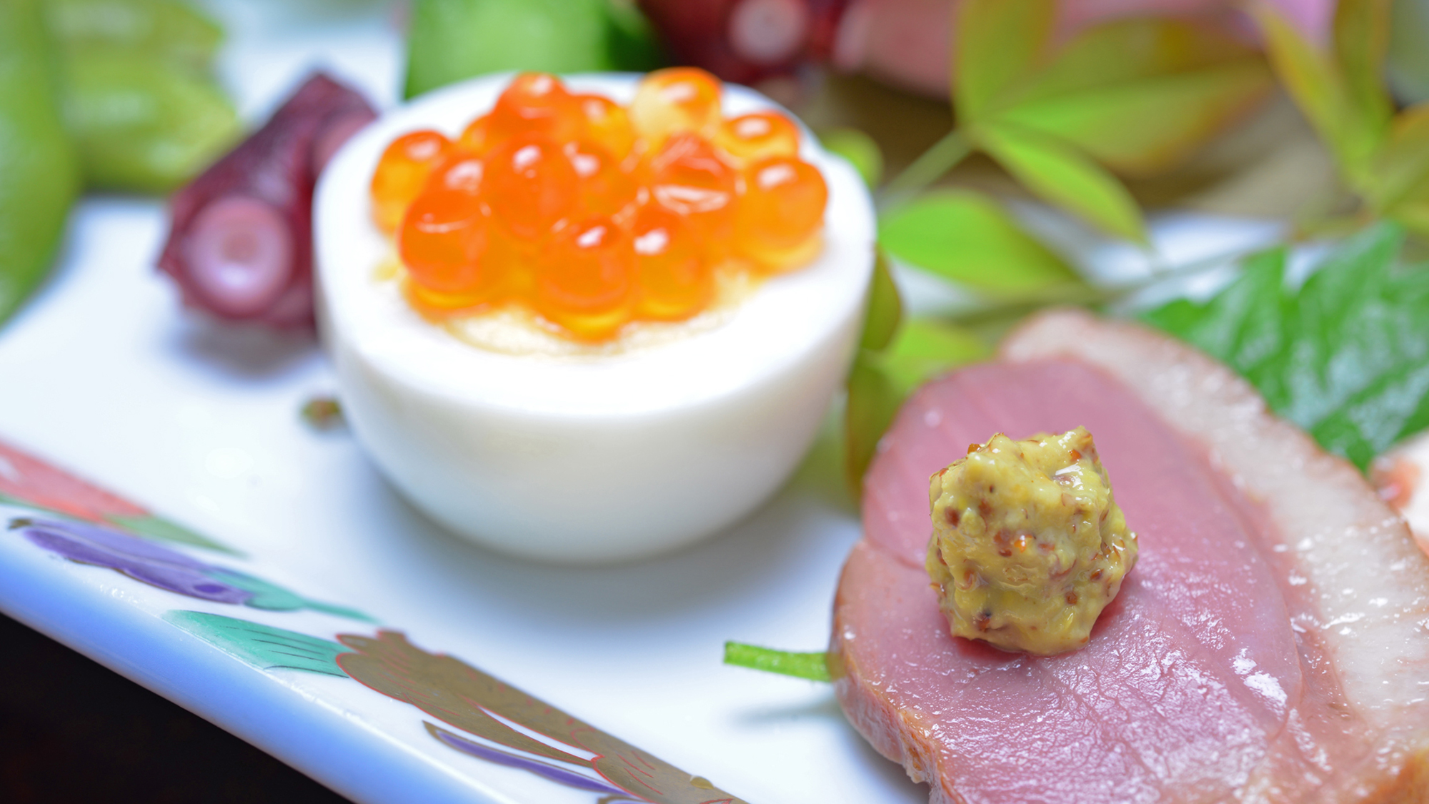 *お夕食一例（前菜）/地元の食材を活かした旬味を彩り豊かに。