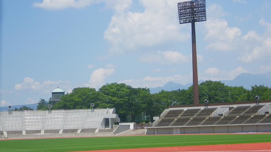 *敷島公園／当館目の前にある敷島公園。大きな野球スタジアムもあります。