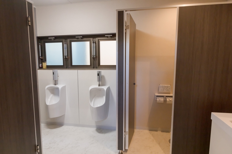 *1階WC/2023年にリニューアル、より清潔で快適なご滞在へ。