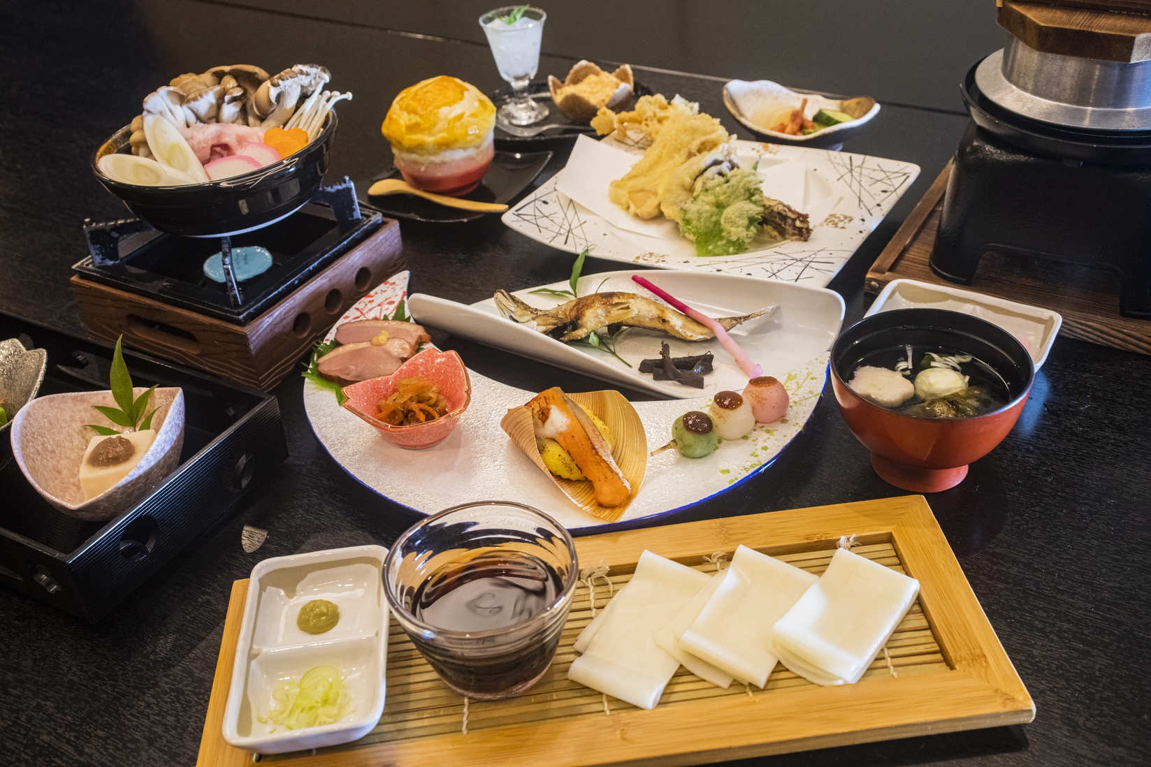 【平日限定】1日2組限定！旬の地産きのこ天ぷらと名物ひもかわうどん！ここでしか味わえない郷土料理会席