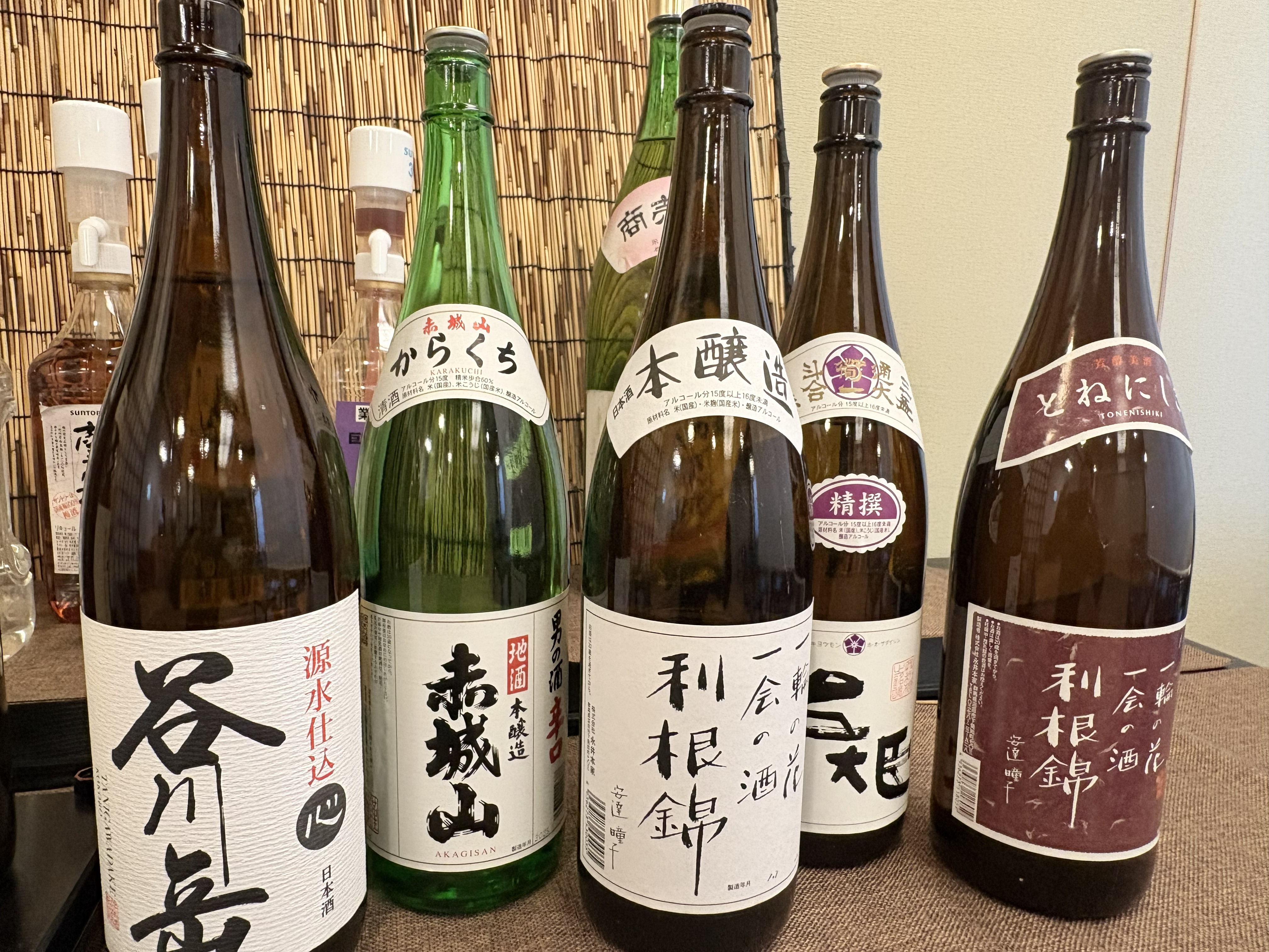 【日本酒】お食事処では、日本酒をはじめ各種お酒をご用意しております。