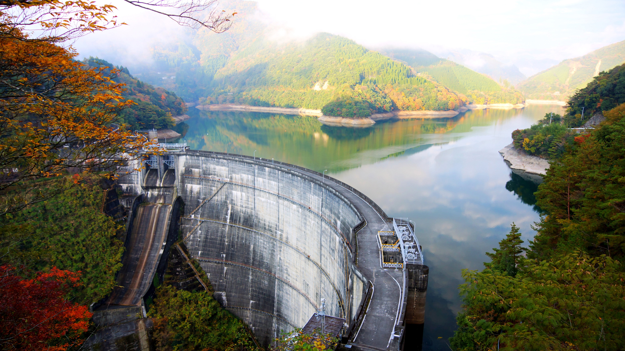 *【上椎葉ダム】日本で始めての大規模アーチダムです。