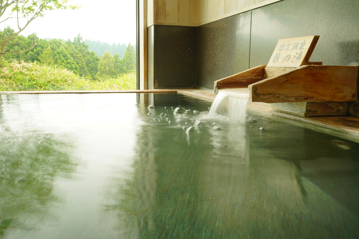 お肌がつるつる、すべすべになる良質なお湯が自慢です