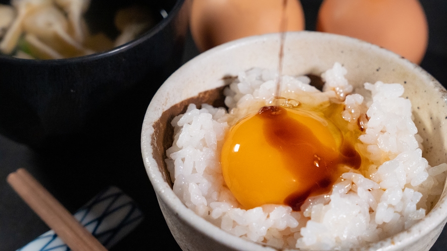 【朝食】地元小代（おじろ）の木村さんちのこしひかりの＜卵かけごはん＞　