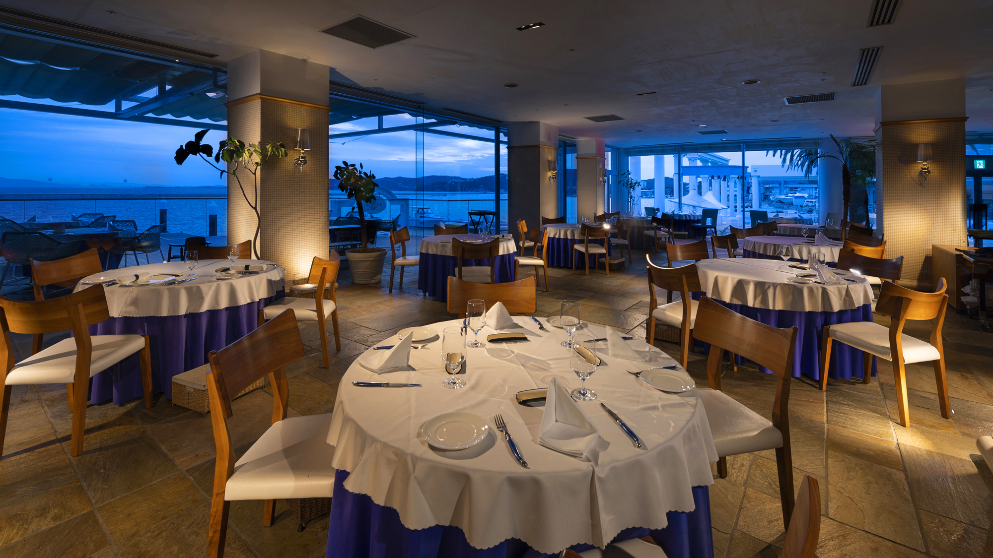 ★ギリシャ料理レストラン「THE TERRACE」★店内から瀬戸内海を眺められるレストランです♪