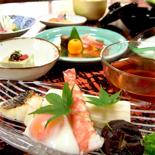 老舗料理旅館でいただく“美しくに”の旬会席◆スタンダード