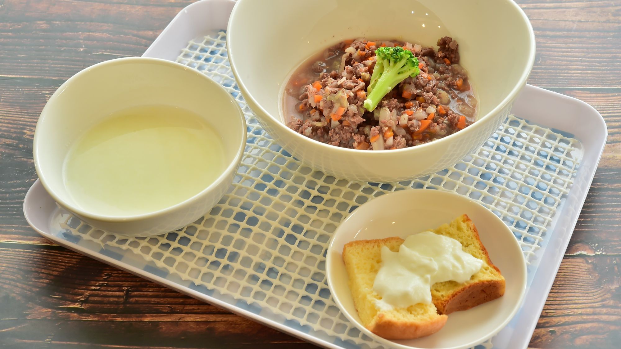 ワンちゃん用の手作りご飯の一例（宿泊当日のチェックインの際にご注文ください・別料金）