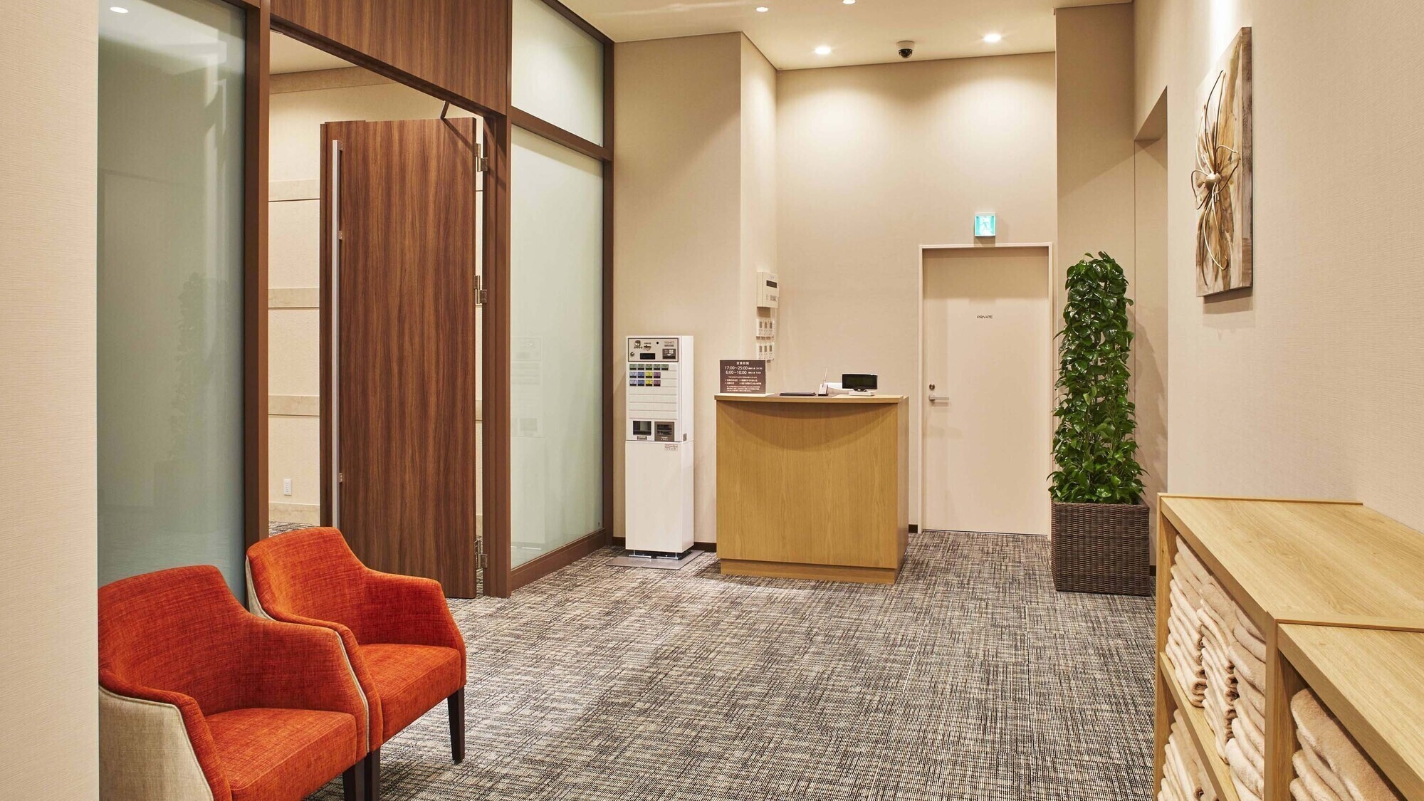 大浴場入口（エミオンスクエア）