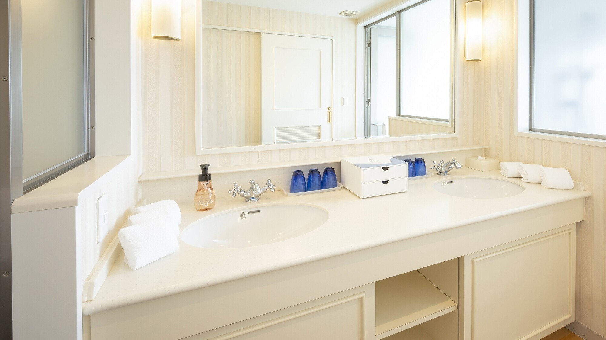 ダブルベイシンイメージ（※一部客室のみ）