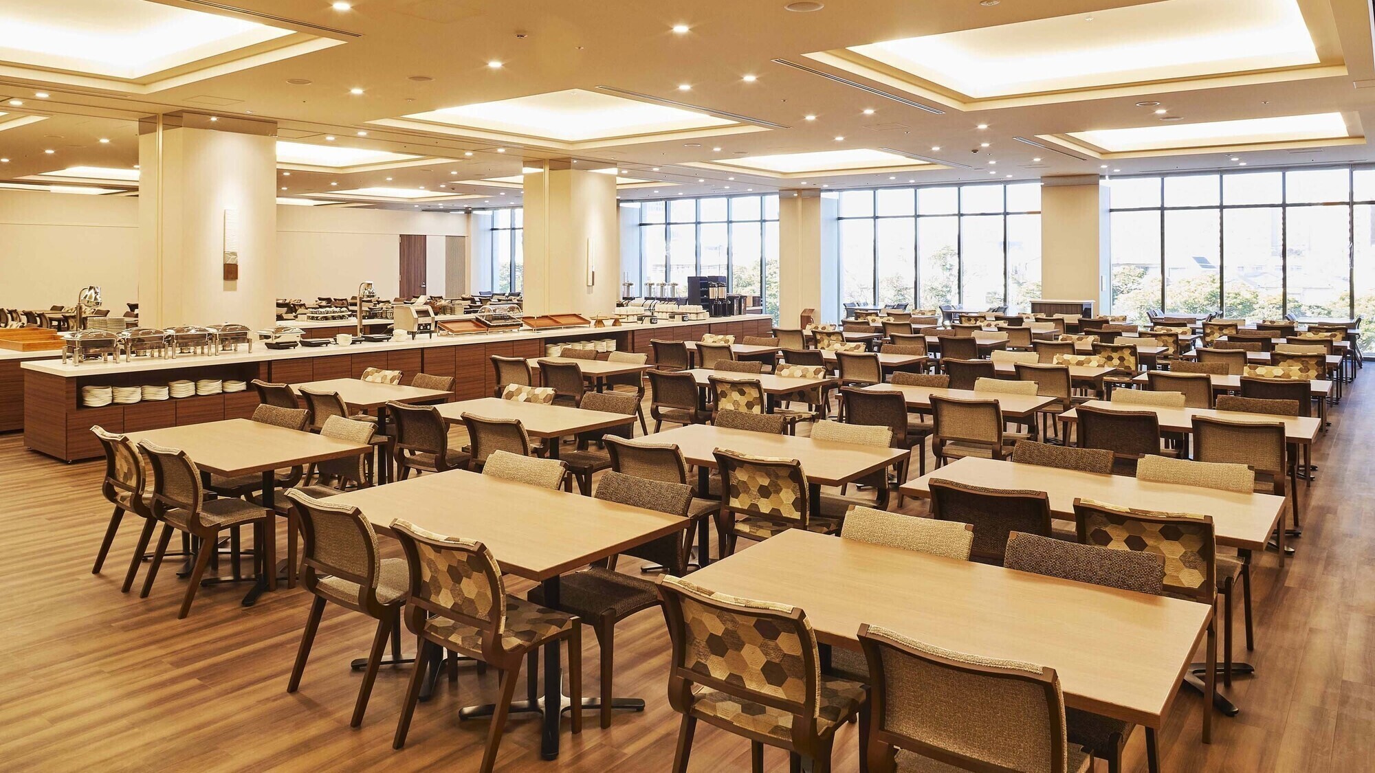 朝食会場イメージ（エミオンスクエア）