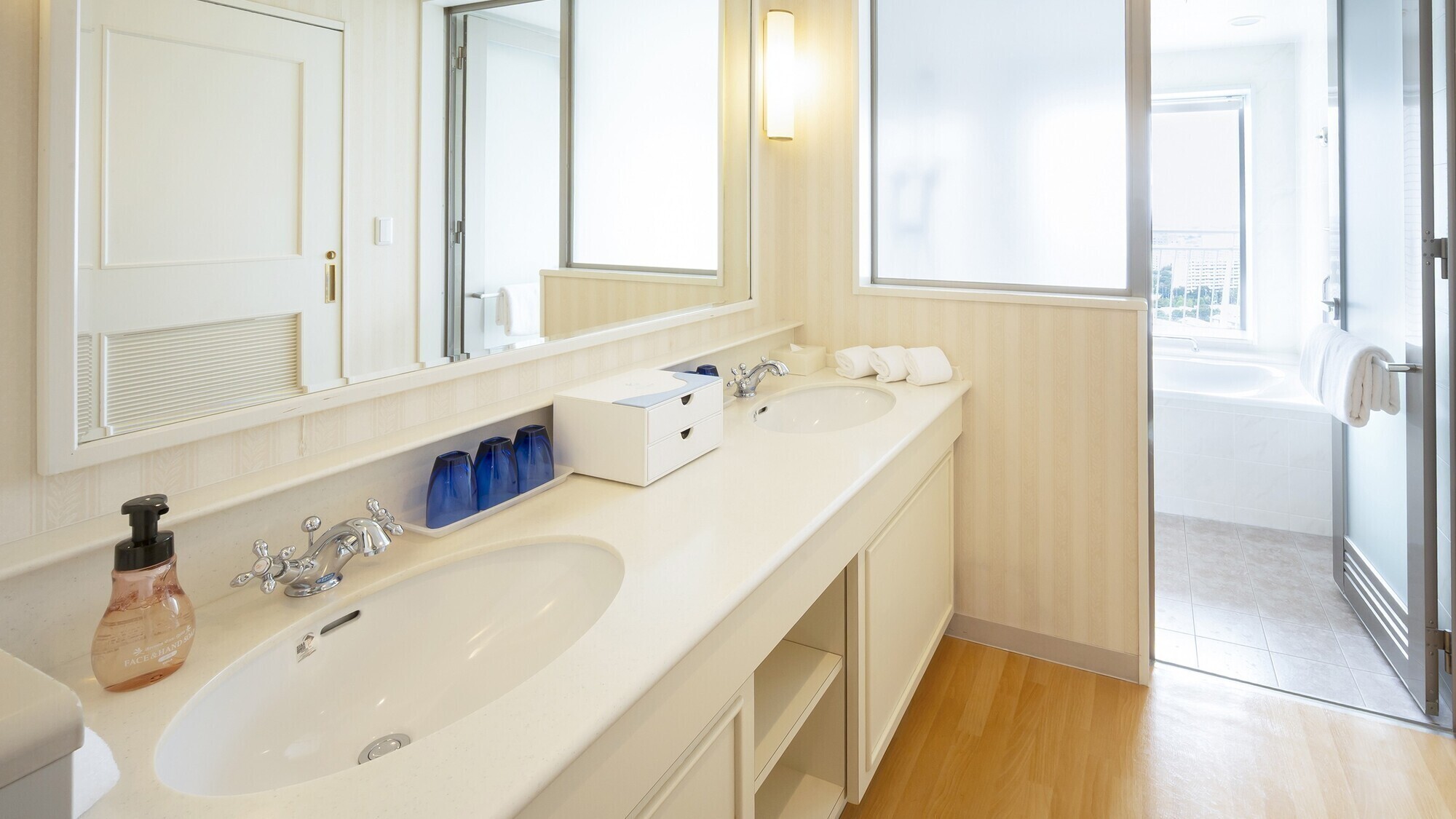 ダブルベイシンイメージ（※一部客室のみ）