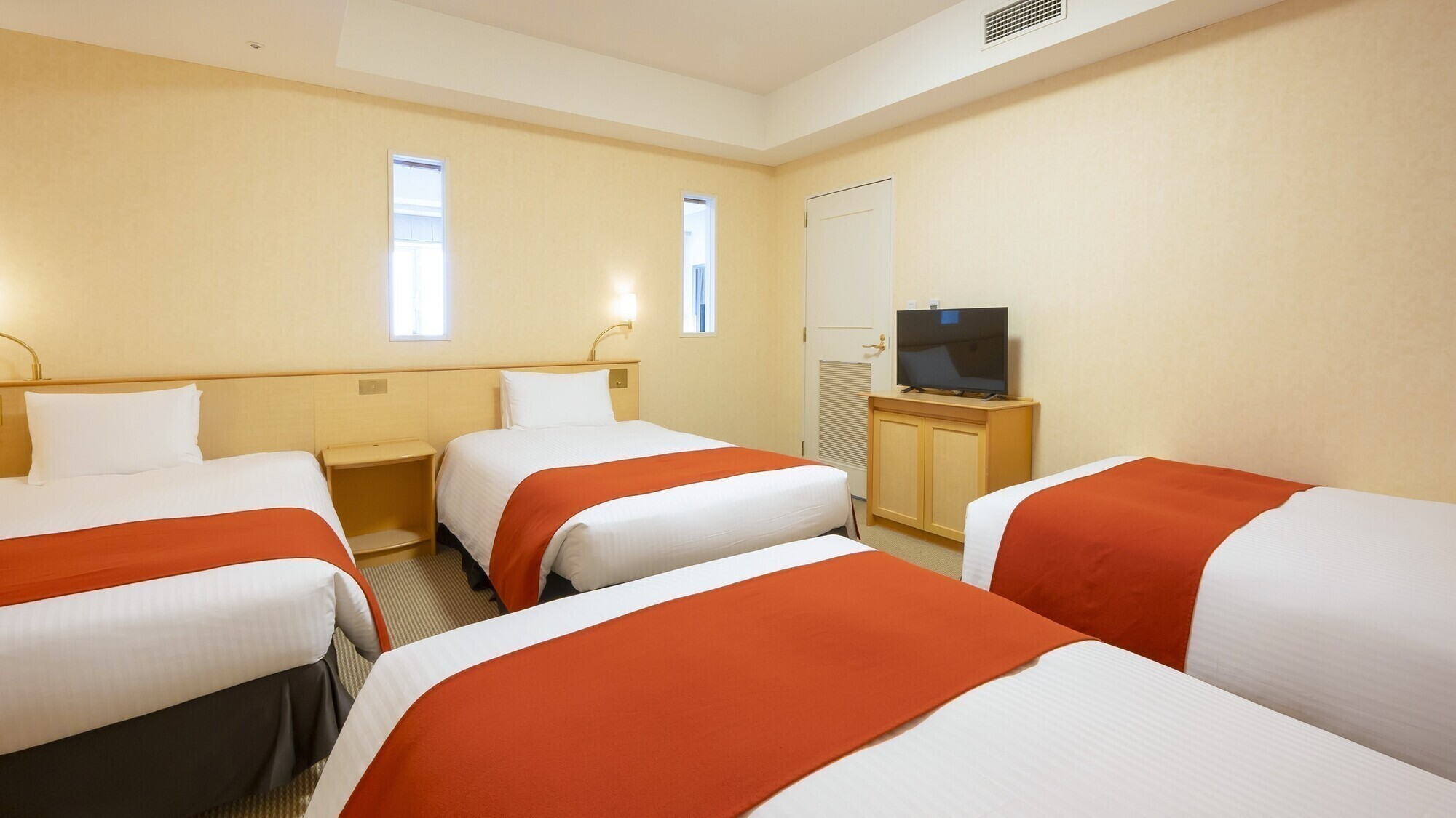 ファミリー6（ベッドルーム）