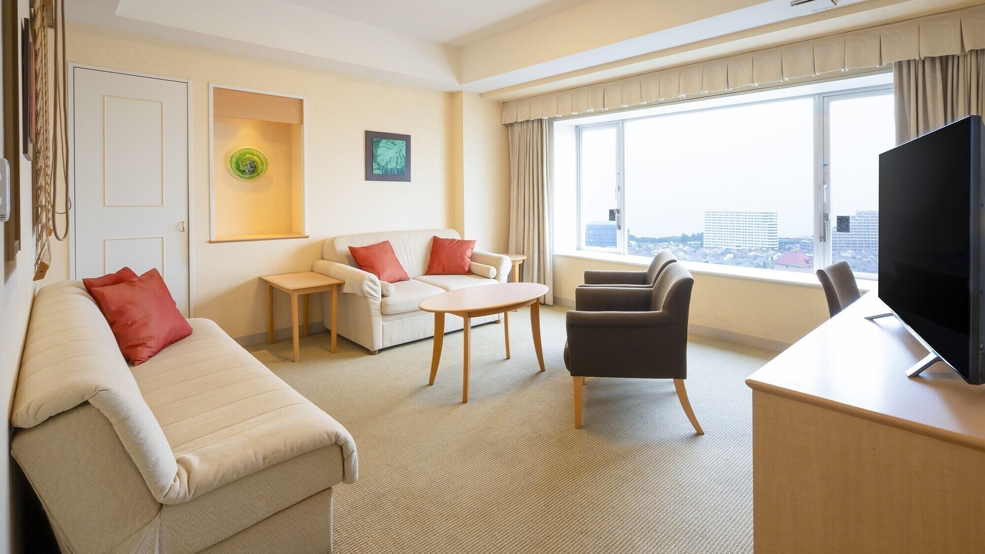 ファミリー6（リビングルーム）