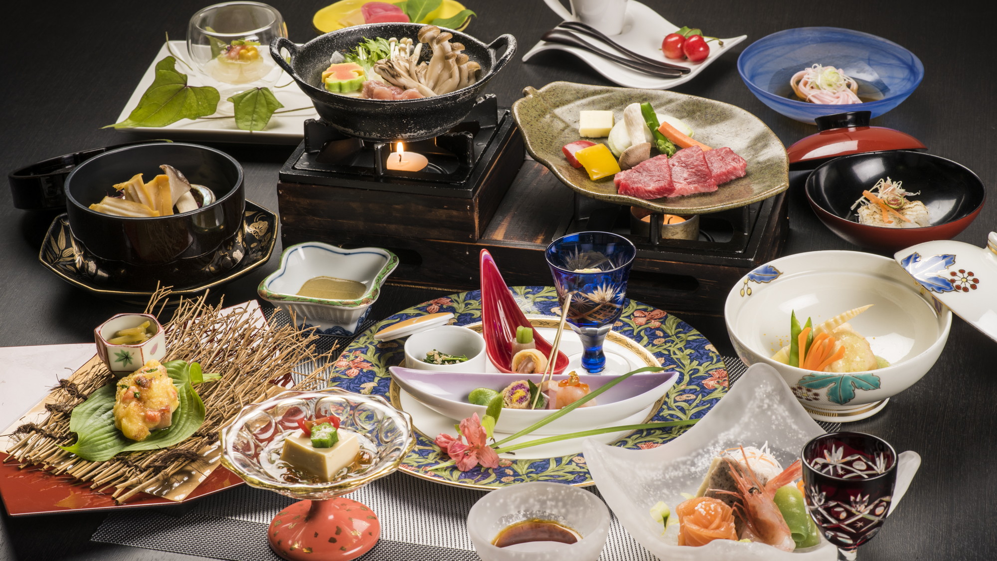 蔵王牛陶板ステーキをメインに季節の厳選食材を使用した「美食会席膳」