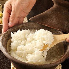 【夕食・ご飯】土鍋で炊くご飯が人気です／例