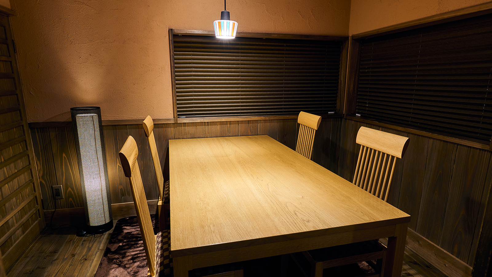 【個室の食事処】