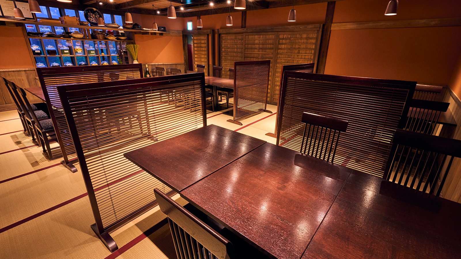 【広間の食事処】