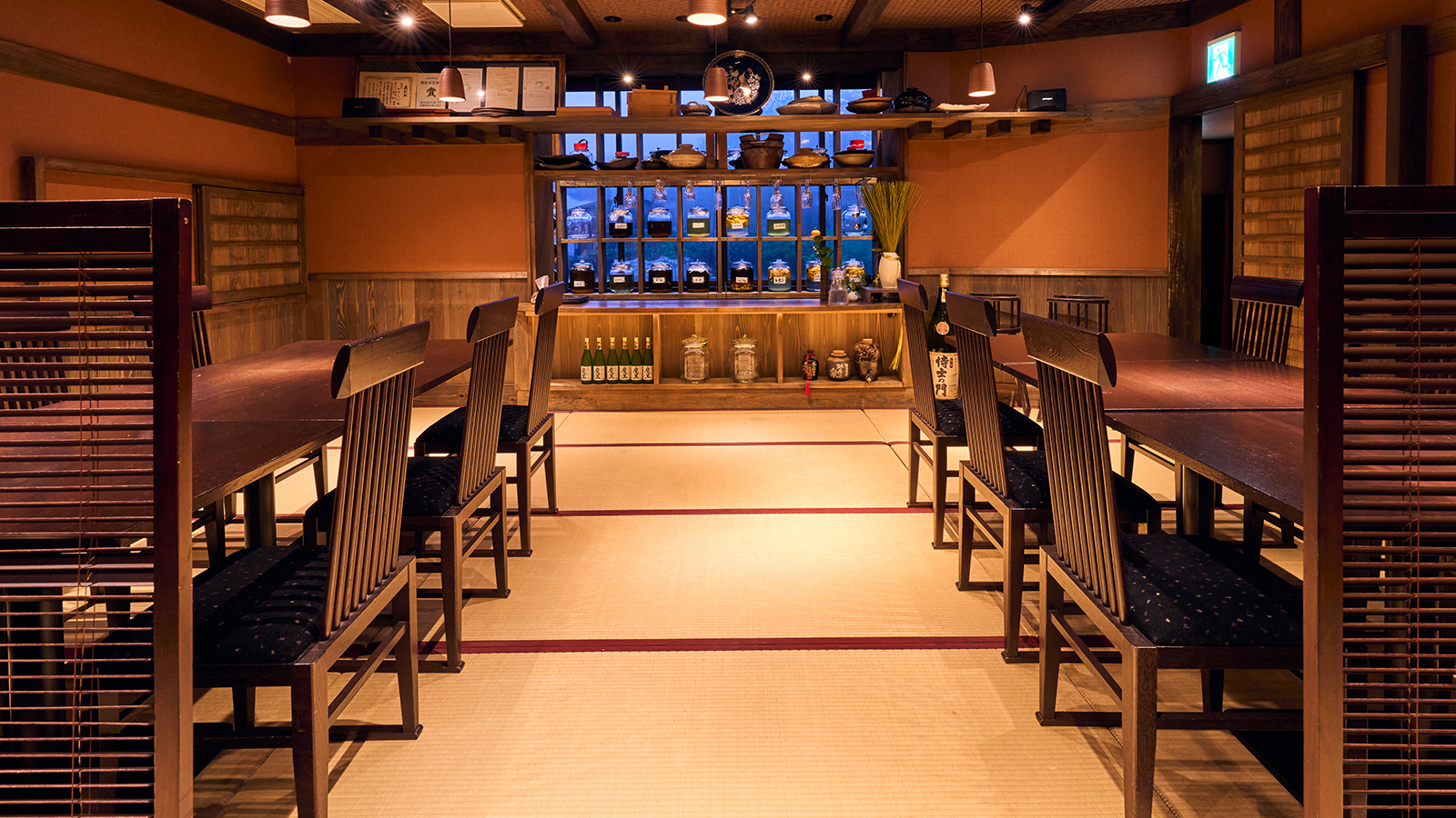 【広間の食事処】