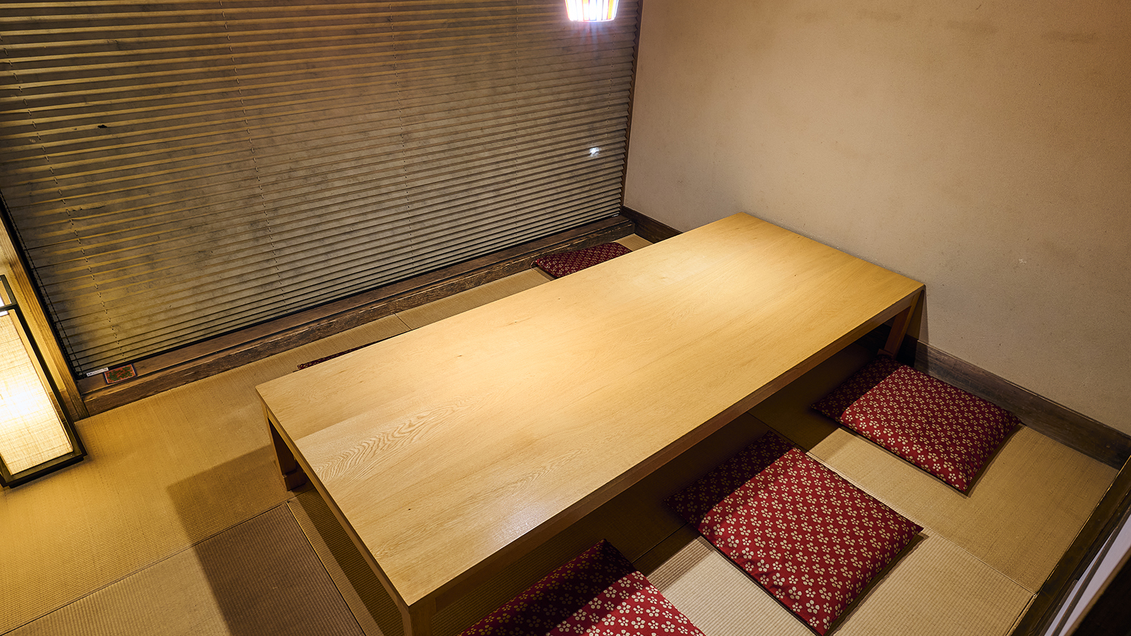 【個室の食事処】