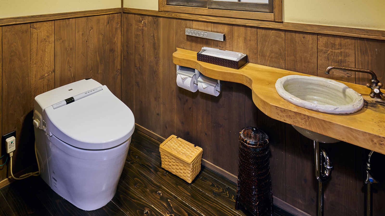 【離れ和室二間】広々とした離れ客室には..露天風呂も備わります／一例