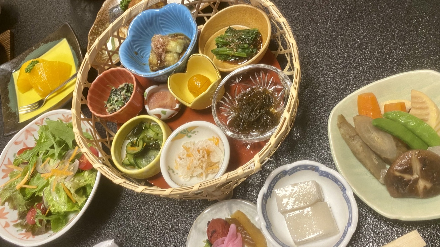 祝【リニューアルOPEN特別価格】源泉掛け流しの温泉を楽しめる。当館自慢の朝食付きプラン