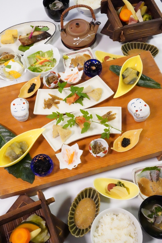祝【リニューアルOPEN特別価格】源泉掛け流しの温泉を楽しめる。当館自慢の朝食付きプラン