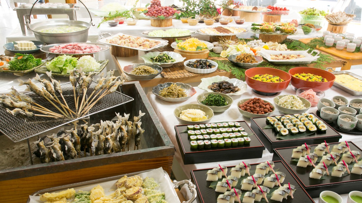 【楽天月末セール】熊野食材の会席料理3品と約30種類のバイキング・鮎の塩焼き・天ぷらも食べ放題