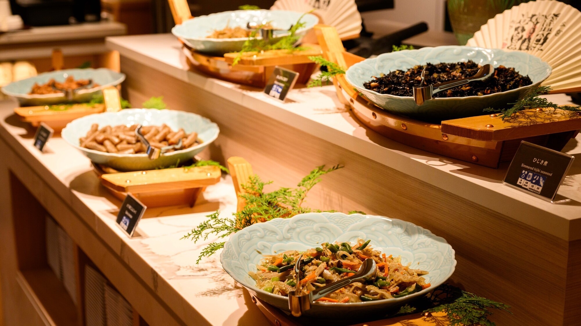 川湯温泉と新設無料ラウンジで寛ぐ休日。滋味豊かな【里山キュイジーヌ】の朝食付プラン