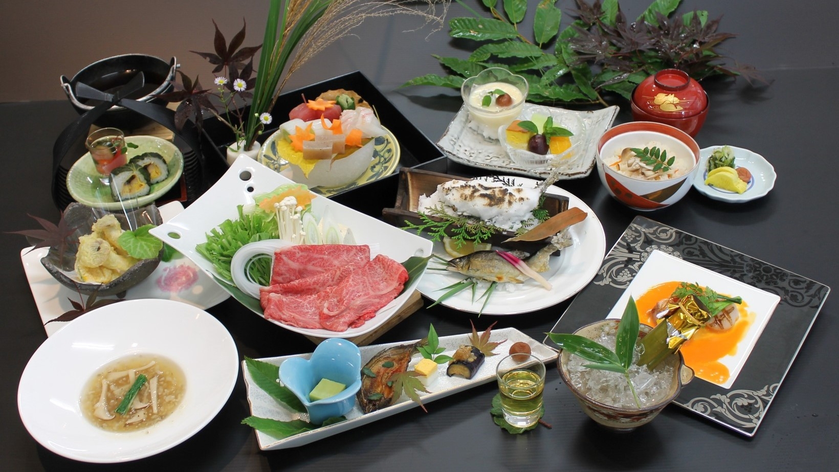 森と川を望む源泉かけ流し露天風呂付スイートで過ごす癒しの休日／夕食は和歌山ブランド熊野牛会席