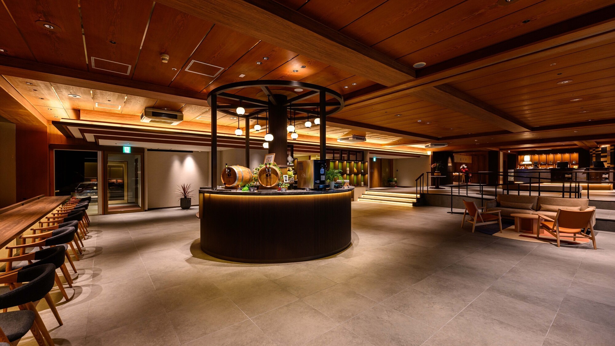 【ロビーラウンジ】リニューアルしたロビーは上質なくつろぎを演出します