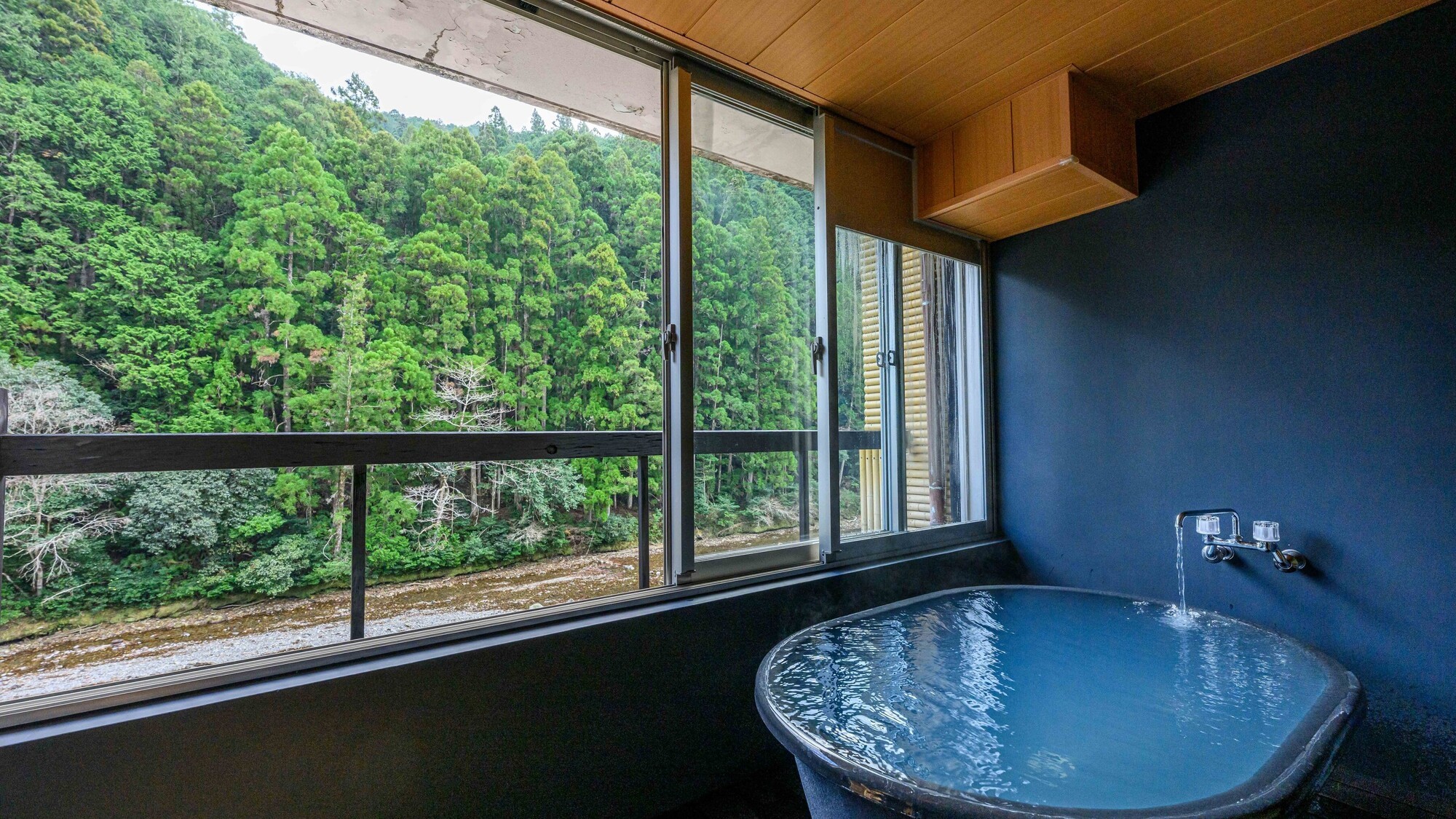 【山翠スイート】源泉かけ流し露天風呂＋プライベートサウナ付