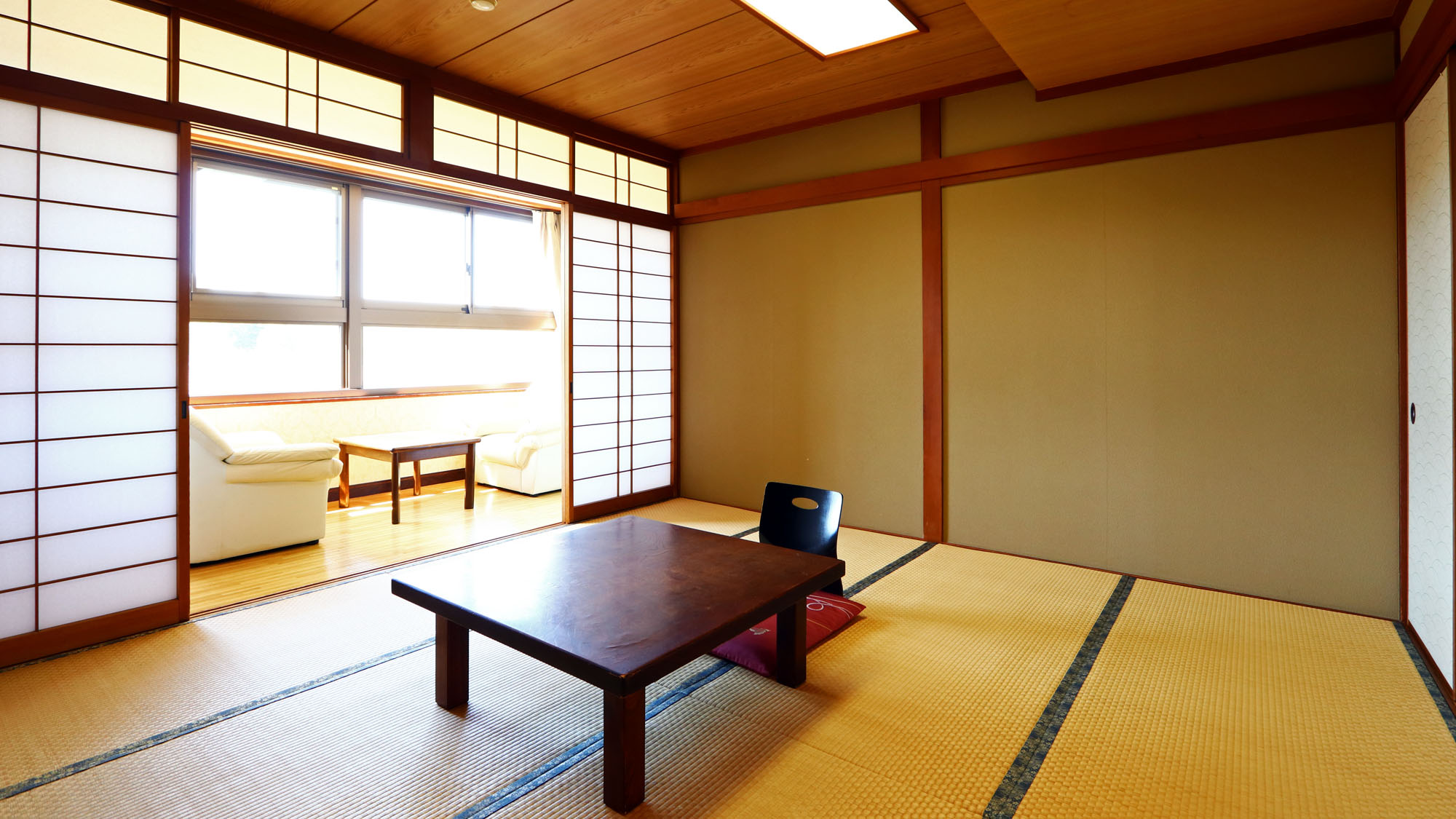 おまかせ和室：人数によって泊まれる和室８畳の客室の一例