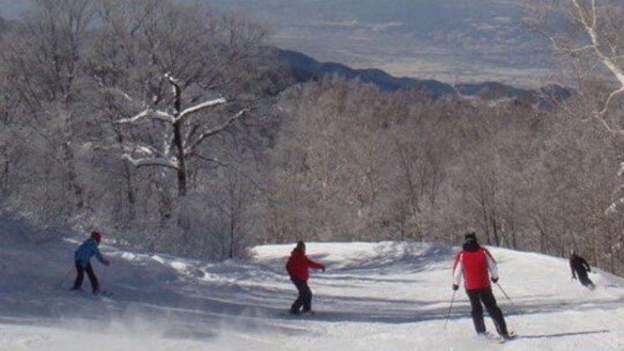 スキーシーズンを楽しみましょう♪近隣スキー場多数の「ホテルゆだなか」へ。