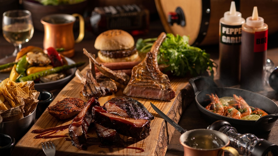 【BEACHSIDE GRILL 夏至南風】長時間低温調理でじっくり焼き上げる本格BBQ ※季節営業