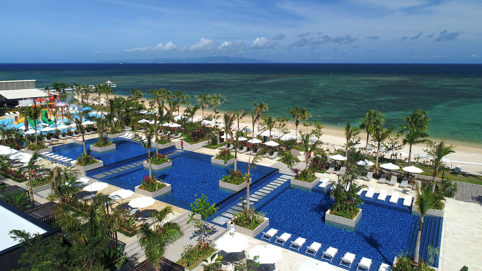 フサキビーチリゾート プールと海