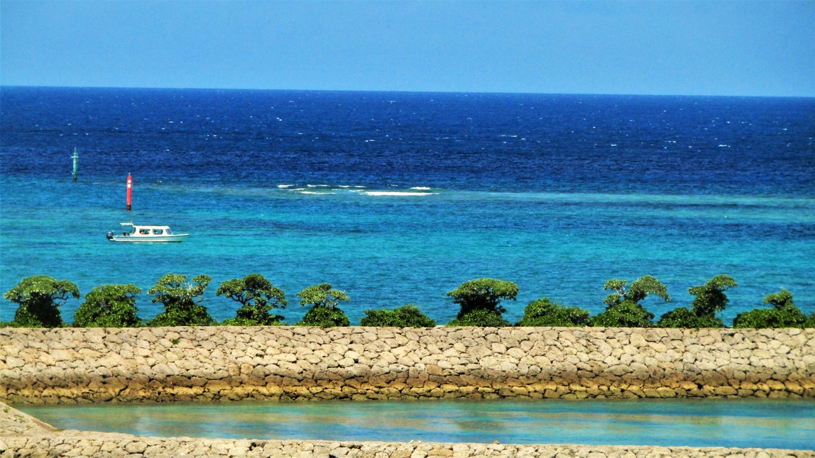 【素泊まり】沖縄観光や海遊びを楽しめる♪海が綺麗な恩納村でアジアンリゾートステイ！